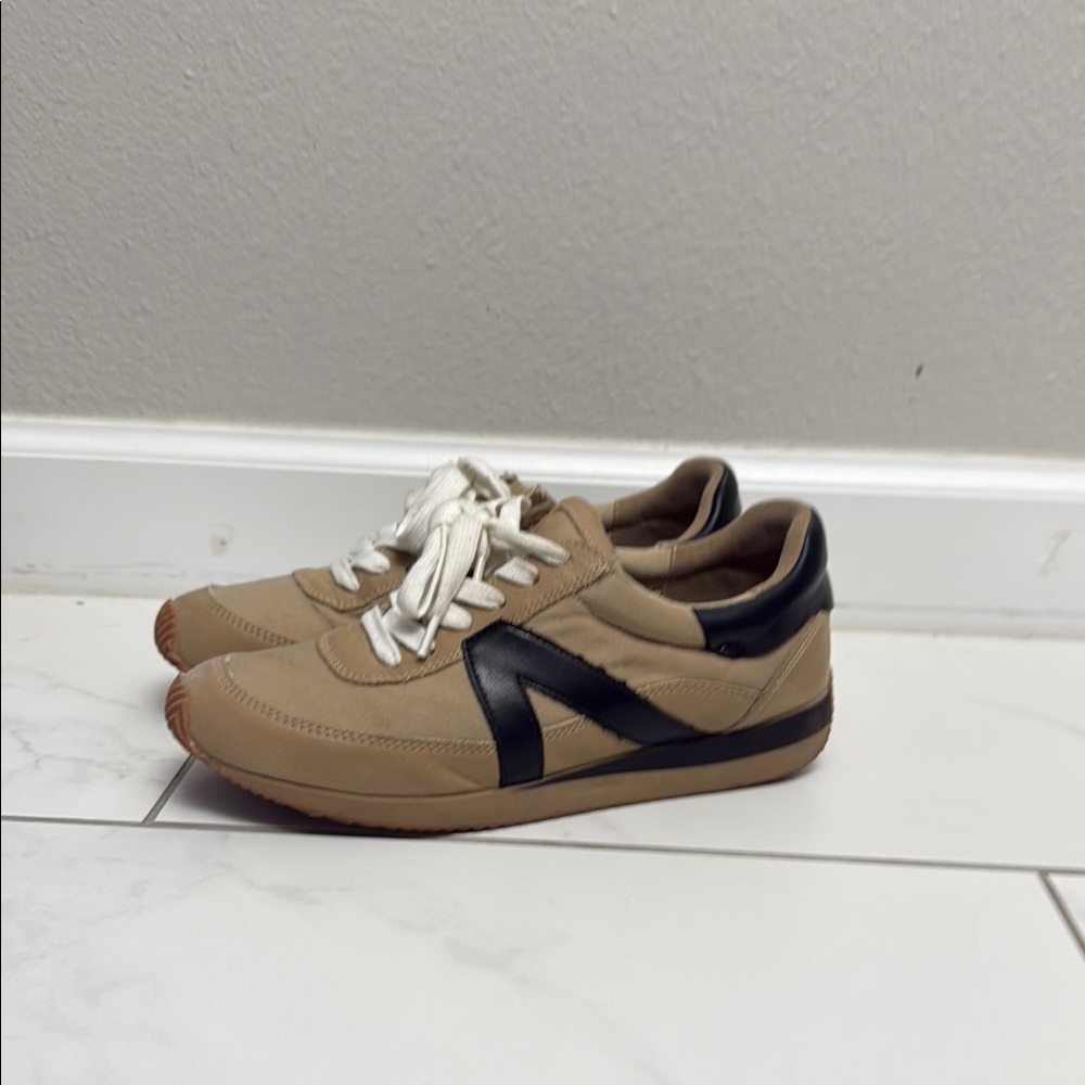 LOFT Tan and Black Sneakers with Streamlined Design